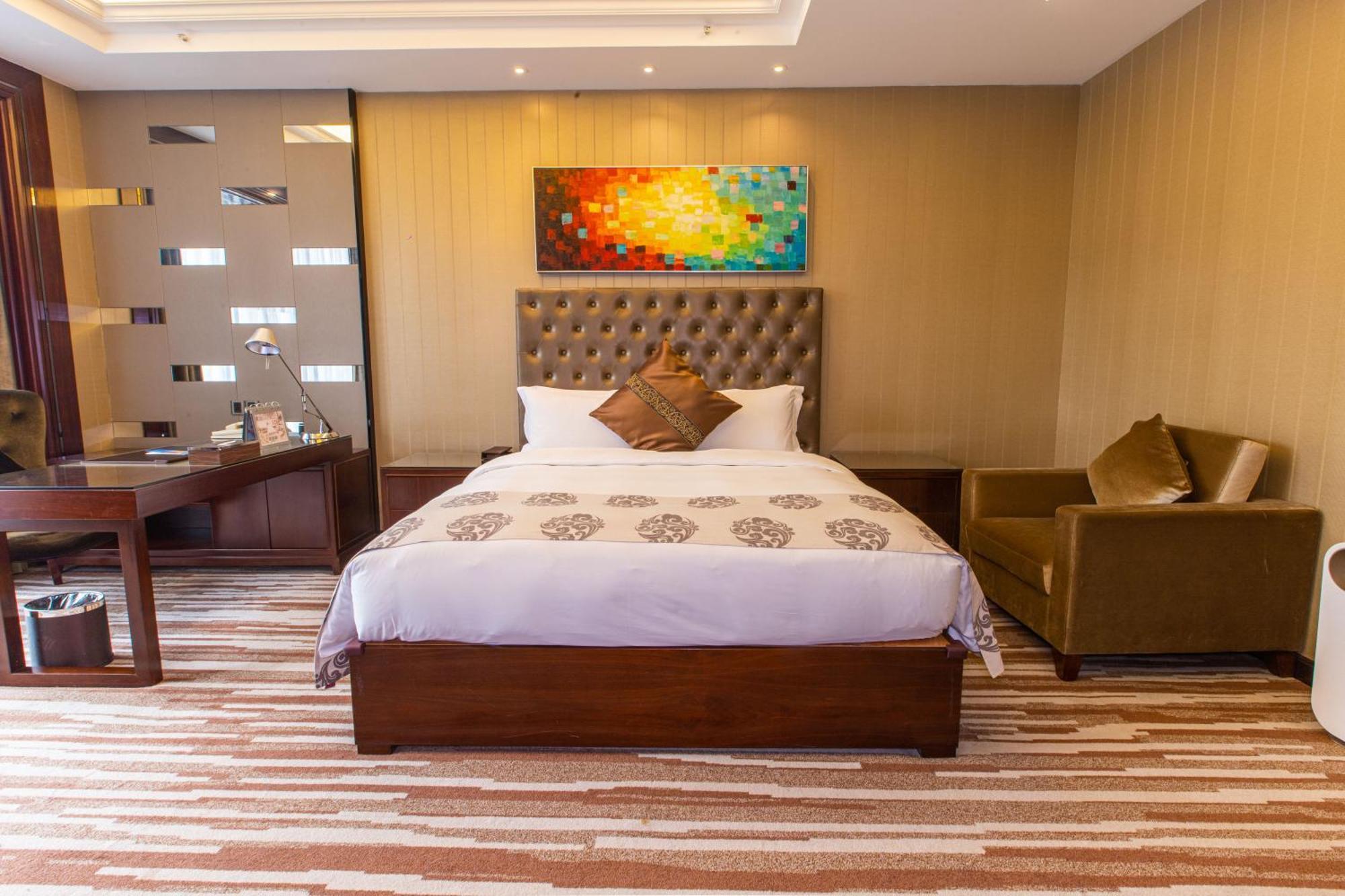 Wyndham Grand Plaza Royale Chenzhou Hotel Exterior photo