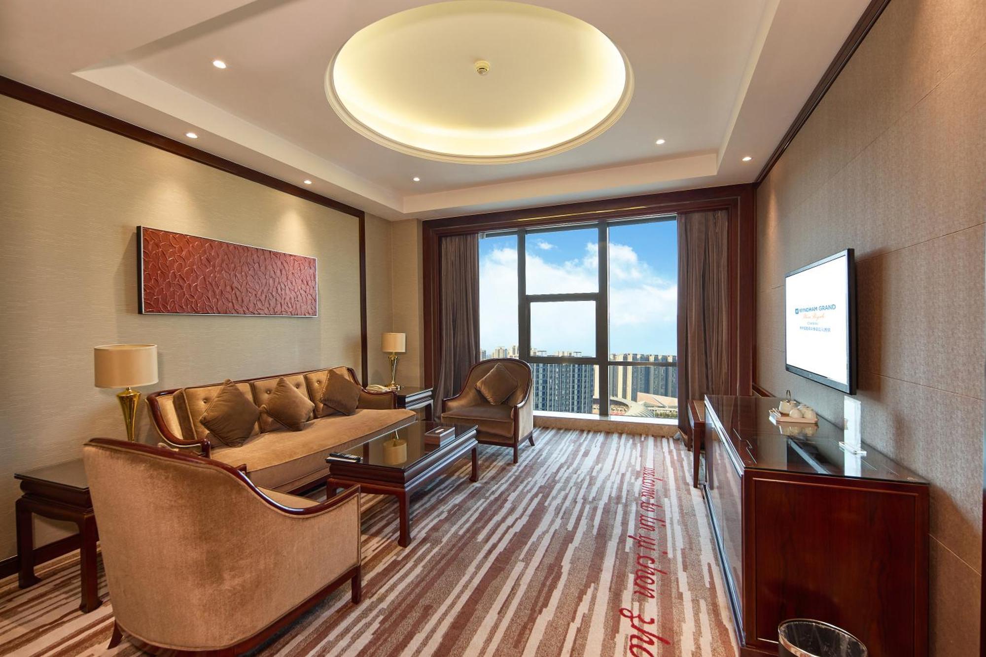 Wyndham Grand Plaza Royale Chenzhou Hotel Exterior photo